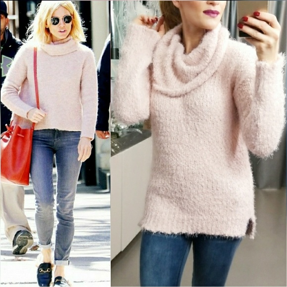 , Sweaters - 💋1 HR SALE/ LAST DAY💋BLUSH PINK FUZZY SWEATER